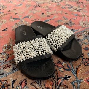Black Pearl-Embellished Slide Sandals - RENVY